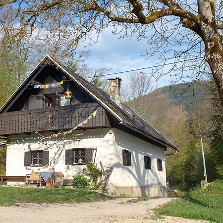 Ajdovska Pocitniska Hisa