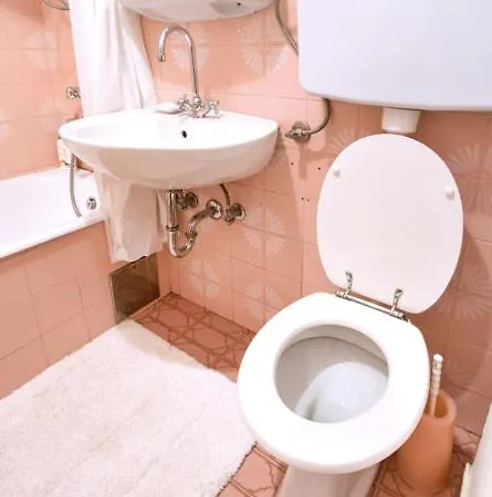 Ajdovska Pocitniska Hisa Počitniška hiša